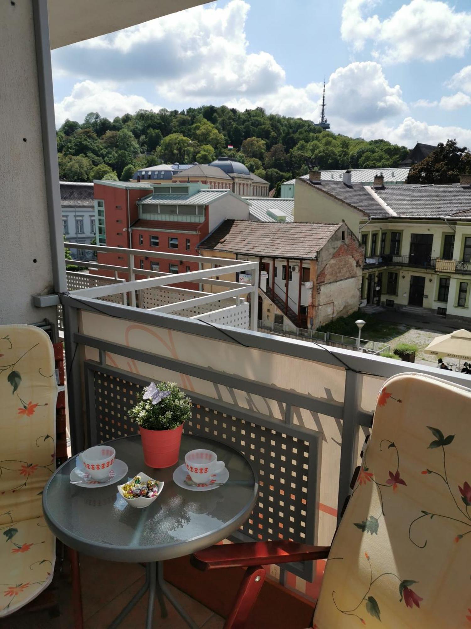 Dia Apartman Miskolc Exteriör bild
