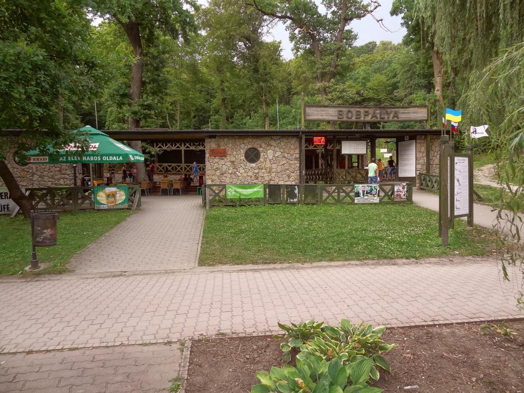 Dia Apartman Miskolc Exteriör bild