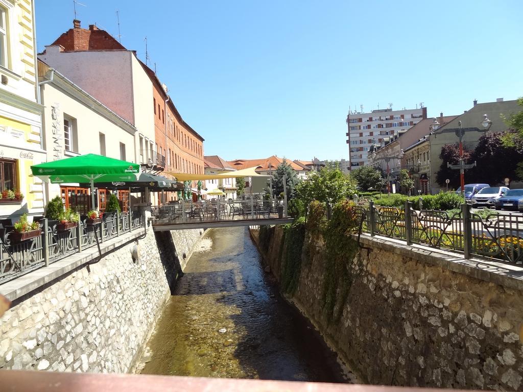Dia Apartman Miskolc Exteriör bild